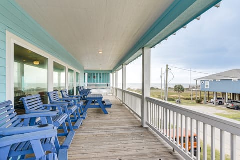 'The Beach House' Bolivar Peninsula Family Getaway House in Bolivar Peninsula