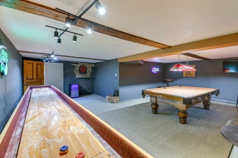 Game Room, Media Room & Pool: Luxe Villa in Craig! Villa in Craig