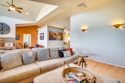 Luxe Mesa View Home on 35 Acres w/ Wraparound Deck House in Colorado