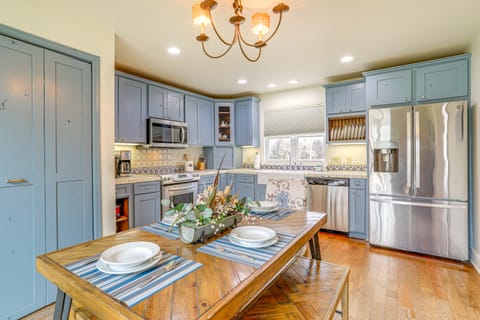 Steps to White River: Mountain View Home w/ Deck! House in Arkansas