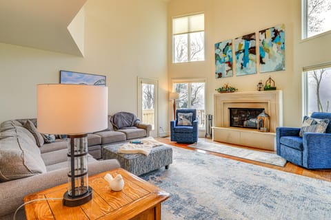 Steps to White River: Mountain View Home w/ Deck! House in Arkansas