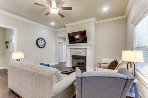 Table Rock Lake Retreat: Walk to Shore! House in Carroll County