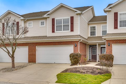 Close to Main Street: Townhome in Zionsville Apartment in Carmel