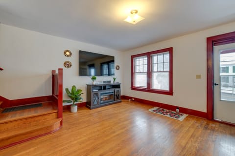 Walk to Cornell University: Charming Duplex! House in Ithaca