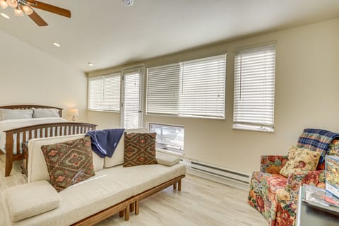 4 Mi to Vail Ski Resort: Cozy Getaway w/ Deck! Apartment in Vail