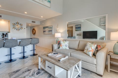 Access to 4 Pools: Oceanfront Orange Beach Condo Apartment in Orange Beach