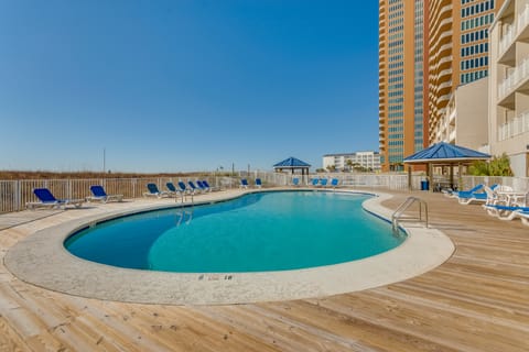 Access to 4 Pools: Oceanfront Orange Beach Condo Apartment in Orange Beach