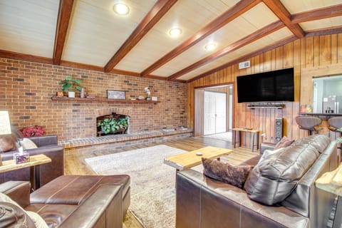 4 Mi to Savannah: Home w/ Gazebo & Seasonal Pool! House in Savannah