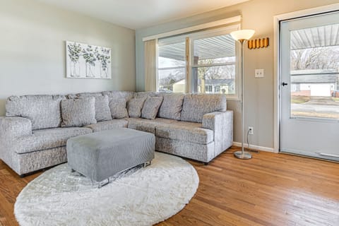 2 Mi to Downtown Logansport: Quiet Home w/ Grill House in Indiana