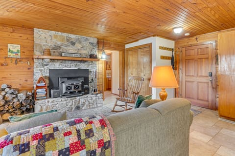 Table Rock Lake Cabin w/ Waterfront Views! House in Table Rock Lake