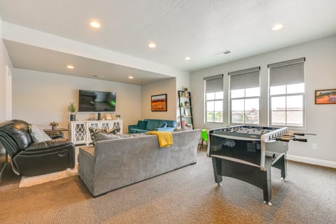 Hike, Bike & Swim: Utah Family Home w/ Mtn Views! Apartment in Washington