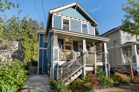 Cozy Modern Craftsman in North Portland House in Portland
