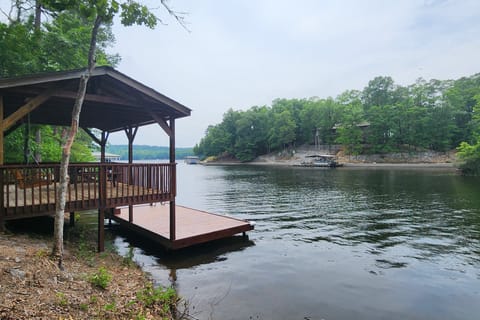 Waterfront Lake Coronado Home w/ Deck & Views House in Arkansas