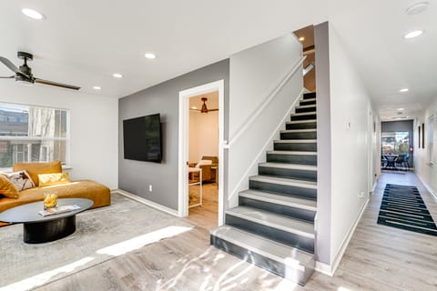 Walk to Crab Cove Beach: Alameda Home w/ Game Room House in Alameda