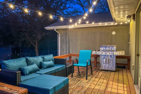 < 1 Mi to Bull Shoals Lake: 'The Blue Quill' House in Bull Shoals