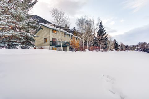 Par & Powder: Avon Haven w/ Golf & Ski Access! Apartment in Avon
