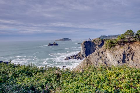 Ocean & Sunset Views: Brookings Home Near Town! House in Brookings