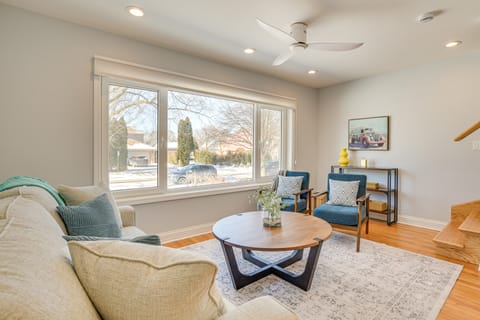 2 Mi to Northwestern: Updated Home w/ Game Room! House in Evanston