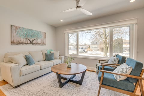 2 Mi to Northwestern: Updated Home w/ Game Room! House in Evanston