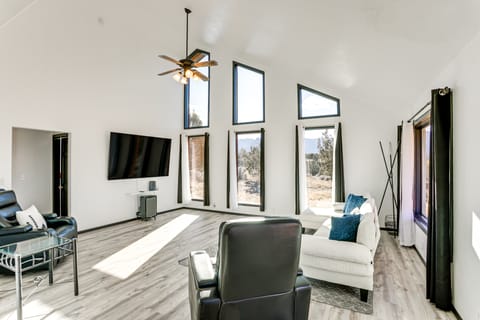 Mtn-View Escape w/ Office Space in Cortez! House in Colorado