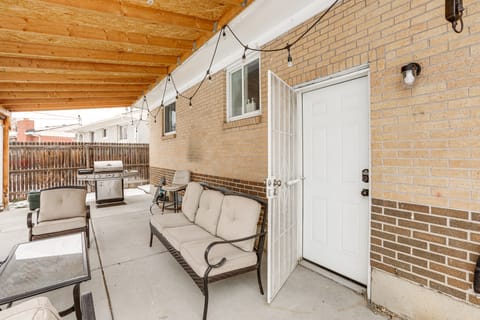 8 Mi to Dtwn: Denver Haven w/ Fenced Yard! Apartment in Thornton