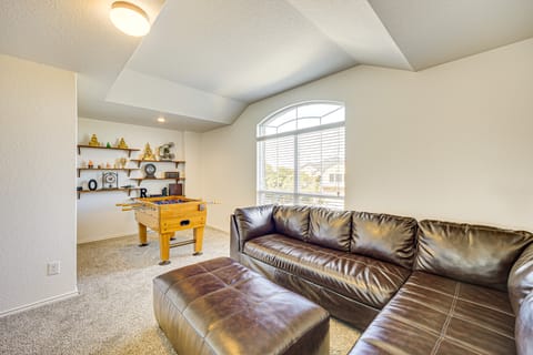 5 Mi to Randolph AFB: Spacious Cibolo Haven! House in Schertz