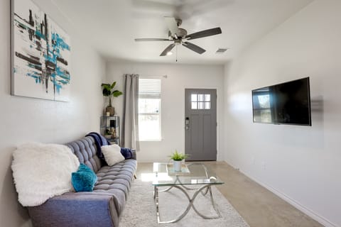 2 Mi to Downtown Temple: Pet-Friendly Home w/ Yard House in Temple