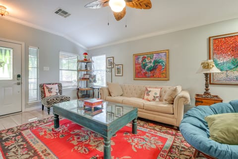 Dog-Friendly Retreat w/ Yard, 22 Mi to Dtwn Austin House in Kyle