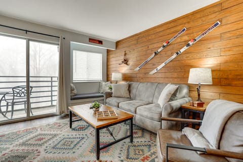 4 Mi to Dtwn Gatlinburg: Condo w/ Pool Access Apartment in Gatlinburg