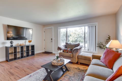 10 Mi to Portland: Greenway Neighborhood Home House in Tigard