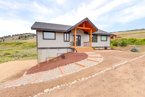 Granby Retreat w/ Breathtaking Mountain Views! House in Granby