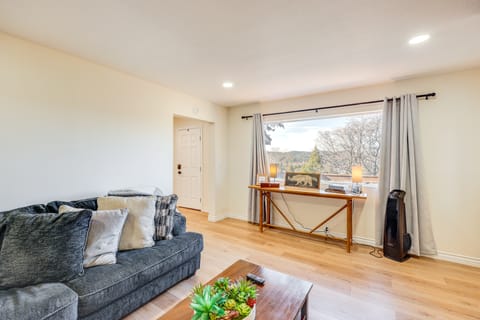 Spacious Family Home w/ Deck in Lake Arrowhead! House in Lake Arrowhead