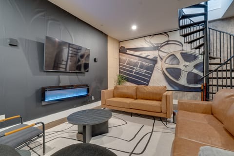 Stylish Apt Near Lake Travis w/ Entertainment Apartment in Lake Austin