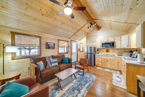 Horse Farm Retreat w/ Pond View Near Louisville House in Indiana