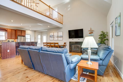 Hot Tub & Amenity Access: Lake Anna Retreat! House in Lake Anna