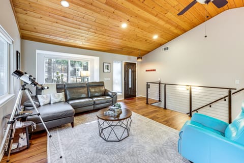 Swim, Hike, Ski & Unwind: Lake Arrowhead Retreat! House in Lake Arrowhead