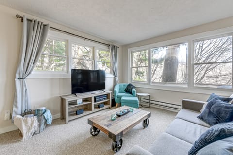 Hot Tub & Mountain Views: Waynesville Retreat! House in Maggie Valley