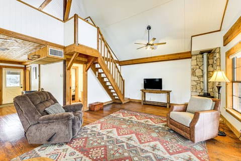 Fire Pit, Views: Peaceful Texas Hill Country Cabin House in Rio Grande