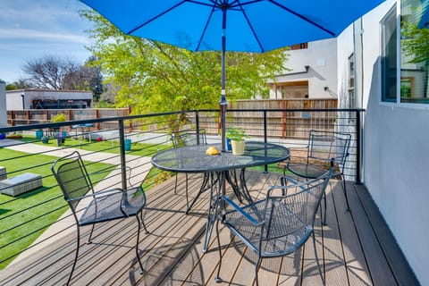 Updated Home w/ Private Deck, 1 Mi to Rose Bowl! House in Pasadena