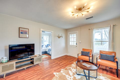 Walk to Main Street: Cottage w/ Deck in Bandera! Cottage in Bandera
