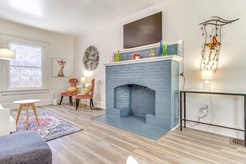 3 Mi to Dtwn Indy: Pet-Friendly Home w/ Backyard! House in Indianapolis