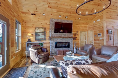 Majestic Mountain Views: Sevierville Escape! House in Sevier County