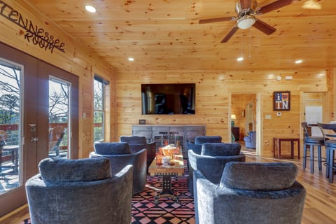 Majestic Mountain Views: Sevierville Escape! House in Sevier County