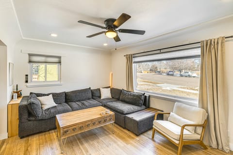 2 Mi to Downtown Colorado Springs: Apt w/ Grill! House in Colorado Springs