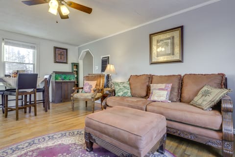 3 Mi to Englewood Dam: Pet-Friendly Home w/ Yard! House in Dayton