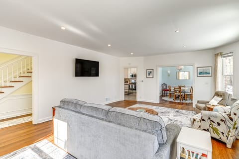 Bright Home Near Pine Lake w/ Deck & Yard House in La Porte