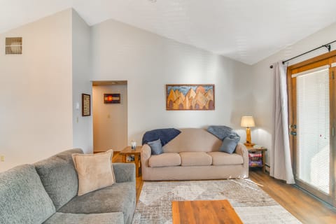 Family-Friendly Retreat w/ Balcony in Fraser! Apartment in Fraser