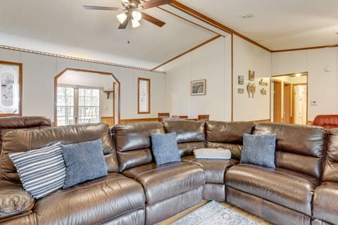 < 1 Mi to Greers Ferry Lake: Dog-Friendly Home! House in Greers Ferry Lake