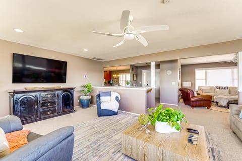 The Best Views on Beaver Lake! Home w/ Deck & BBQ House in Beaver Lake