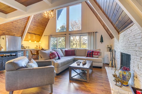 Family-Friendly Lake Arrowhead Cabin w/ Game Room! House in Lake Arrowhead